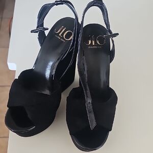 Jennifer Lopez Elegant Black Heels